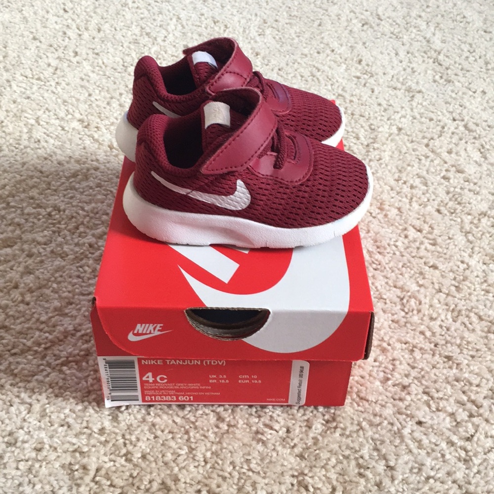 Nike Toddler 4c sneakers
